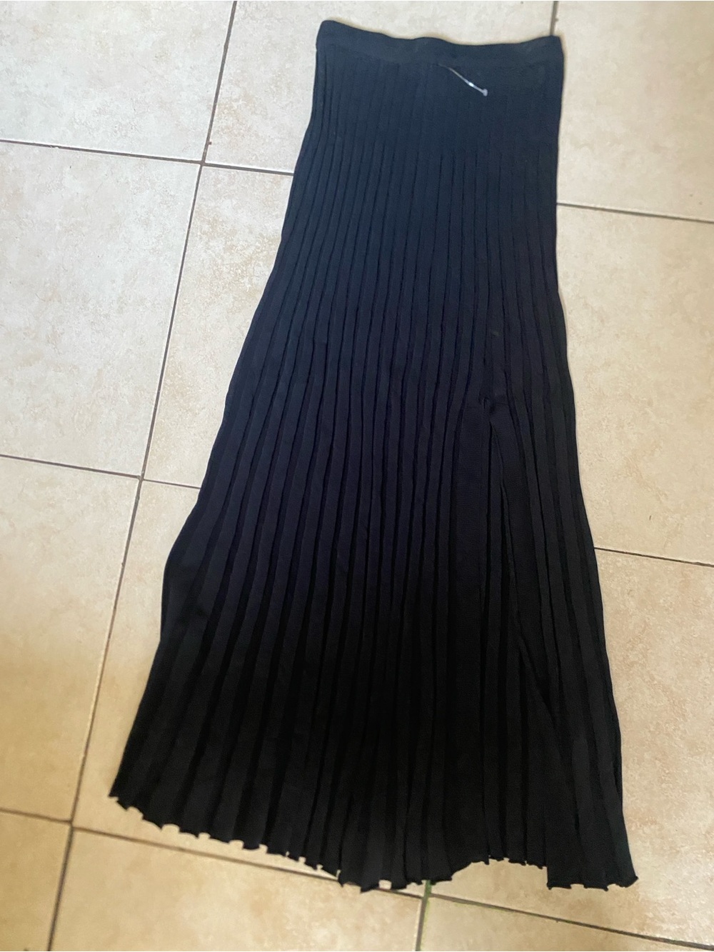 DISSH Black Pleated Maxi Skirt - Picture 3 of 11